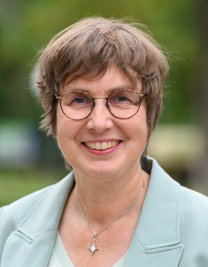 Prof. Dr. med. Birgit Linnemann Prof. Dr. med. Birgit Linnemann